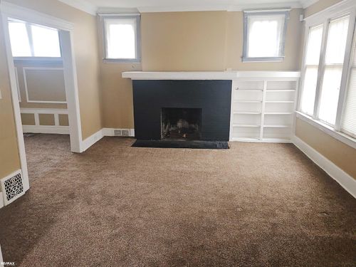 693 Calvert St, Detroit, MI, 48202-1205 | Card Image