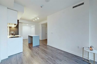 909 - 33 Helendale Ave, Condo with 1 bedrooms, 1 bathrooms and null parking in Toronto ON | Image 3