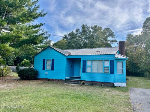 503 Scotland St, Maxton, NC, 28364-2126 | Card Image