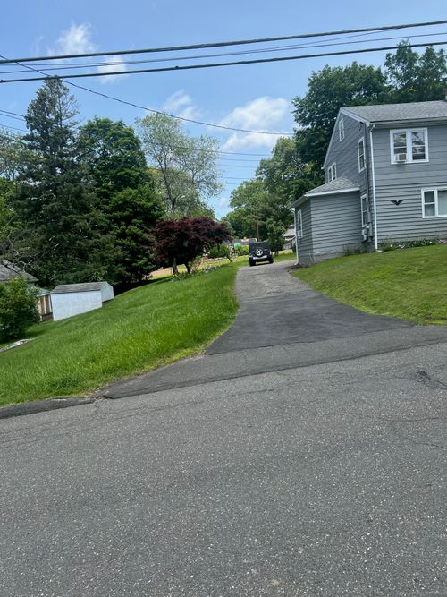 16 Springside Ave, Danbury, CT, 06810-6127 | Card Image