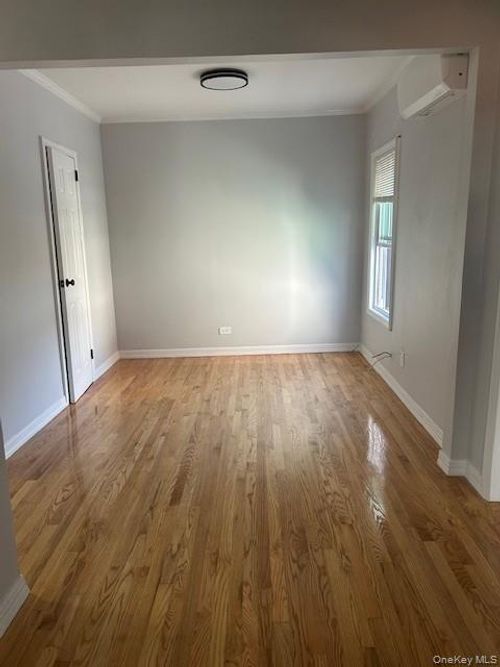 3-2 Mckee St, Floral Park, NY, 11001-1616 | Card Image