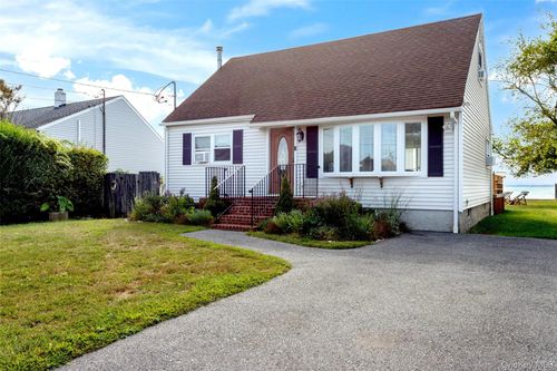 90 Grandview Drive, Brookhaven, NY, 11967 | Card Image