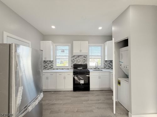 46 Hayward Ave, Carteret, NJ, 07008-3134 | Card Image