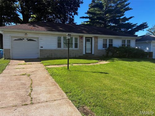 9116 Darnell Pl, Saint Louis, MO, 63136-3927 | Card Image