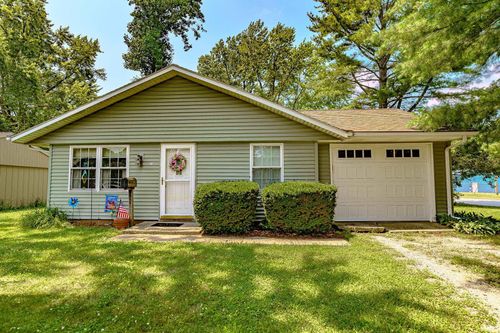 218 Cedar St, Williamsport, IN, 47993-1102 | Card Image