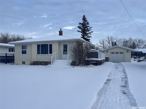 530 5th St Ne, Wadena, SK, S0A4J0 | Card Image