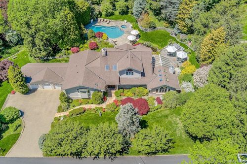 1 Rock Hill Ln, Scarsdale, NY, 10583-1026 | Card Image