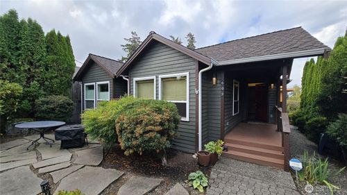 609 13th Ave W, Kirkland, WA, 98033-4830 | Card Image