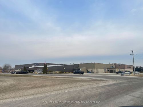 1130 Wellington St, Dresden, ON, N0P1M0 | Card Image