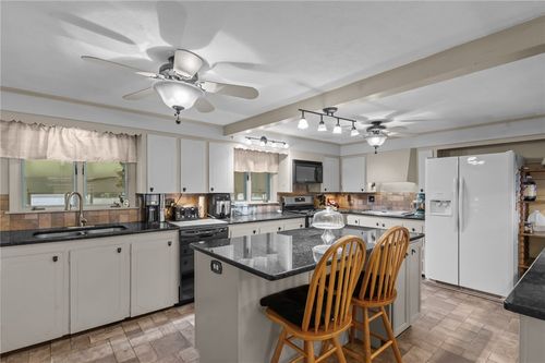 103 Clews St, Pawtucket, RI, 02861-1405 | Card Image