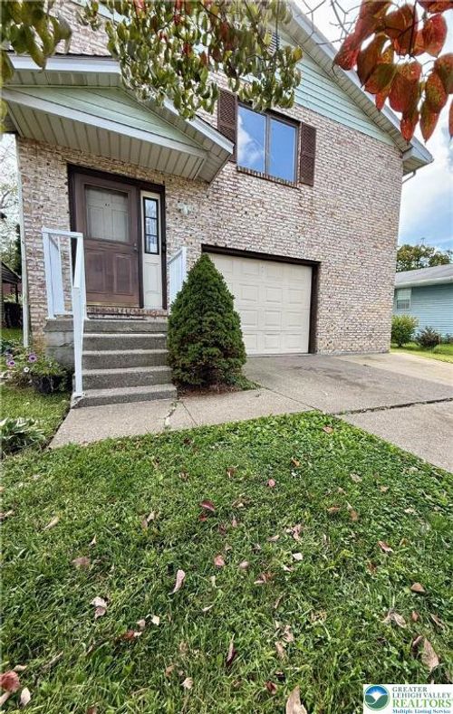 2420 28th St Sw, Allentown, PA, 18103-7302 | Card Image