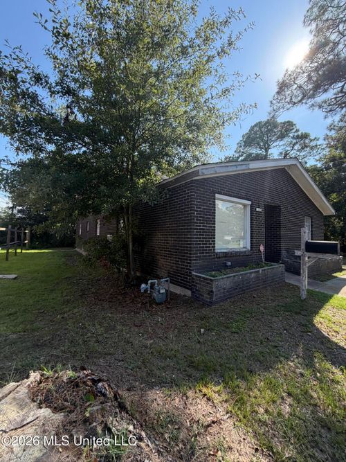 1502 School Avenue, Pascagoula, MS, 39567 | Card Image