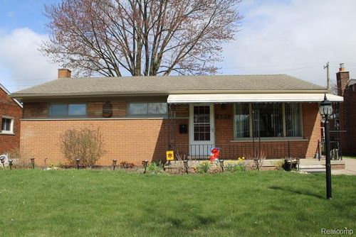 3338 Maple Dr, Melvindale, MI, 48122-1284 | Card Image