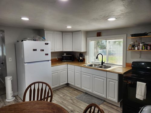 1240 19th St, Heyburn, ID, 83336-9674 | Card Image