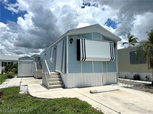 4540 Split Log Ln E, ESTERO, FL, 33928-3675 | Card Image