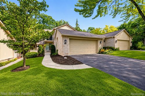 1131 Hillpointe Cir, Bloomfield Hills, MI, 48304-1513 | Card Image