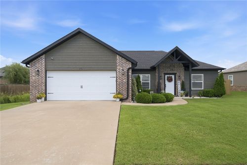 703 W Teri Drive, Siloam Springs, AR, 72761 | Card Image