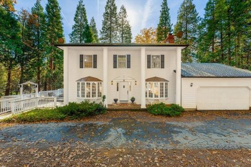 1540 Eddy Dr, Mount Shasta, CA, 96067-9621 | Card Image
