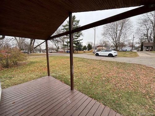 2850 Oldsmobile Ave, Waterford, MI, 48328-2644 | Card Image