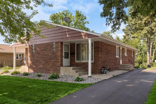 732 6th Ave S, Hopkins, MN, 55343-7719 | Card Image
