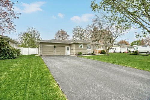 115 Suellen Dr, Irondequoit, NY, 14609-3218 | Card Image