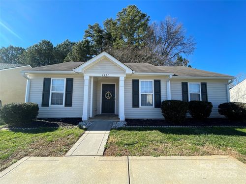 6421 Sunman Rd, Charlotte, NC, 28216-3074 | Card Image