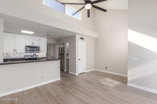 212-8888 N 47th Ave, Glendale, AZ, 85302-5133 | Card Image