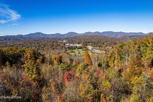 247 Mahoney Rd, Oliver Springs, TN, 37840-1826 | Card Image