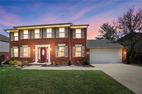 9032 Nottingham Way, Mason, OH, 45040 | Card Image