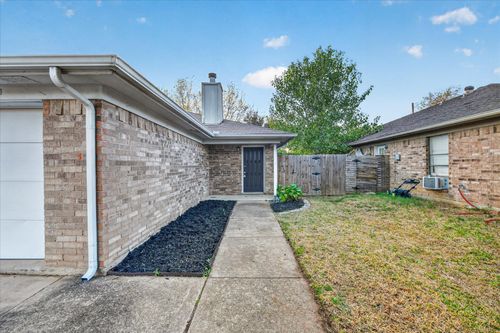 6319 Christy Ct, North Richland Hills, TX, 76182-4665 | Card Image