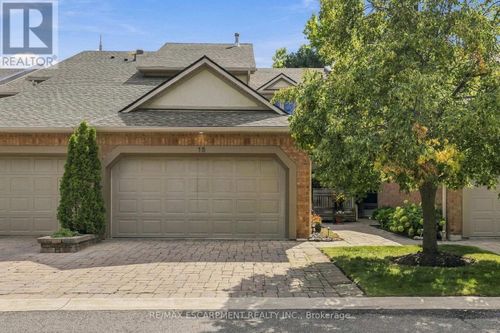 15-1724 The Chase, Mississauga (Central Erin Mills), ON, L5M4P2 | Card Image
