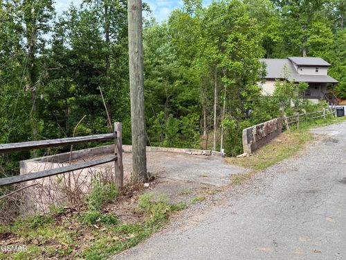 823 Kings Way, Gatlinburg, TN, 37738-5332 | Card Image