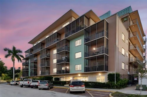 apt-4l-750 Burlington Ave N, St Petersburg, FL, 33701-3128 | Card Image