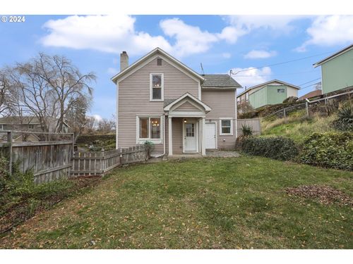 208 W 7th St, TheDalles, OR, 97058 | Card Image