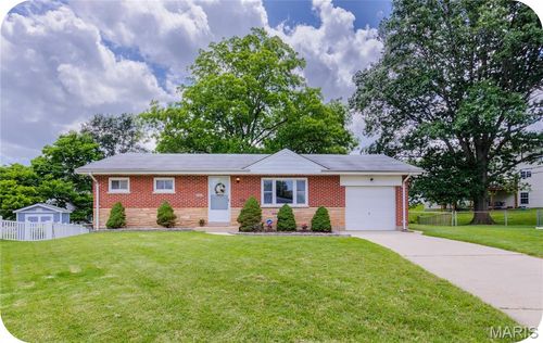 9965 Markhall Lane, Unincorporated, MO, 63123 | Card Image