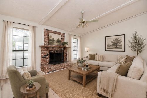 702 Tara Plantation Drive, Richmond, TX, 77469 | Card Image