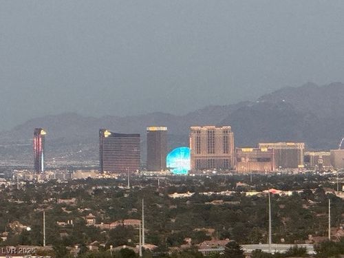 3952 Total Eclipse St, Las Vegas, NV, 89129-4609 | Card Image