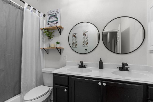 Secondary Bathroom | Image 28