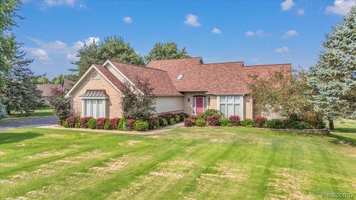 4100 Newcastle Dr, Clarkston, MI, 48348-3658 | Card Image