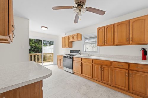690 Corbalis Pl, Yonkers, NY, 10703-1401 | Card Image
