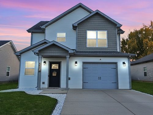 557 Medallion Cir, Clarksville, TN, 37042-1684 | Card Image