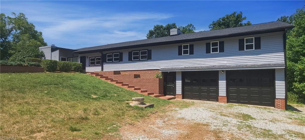 Forest Dr, Kernersville, NC 27284