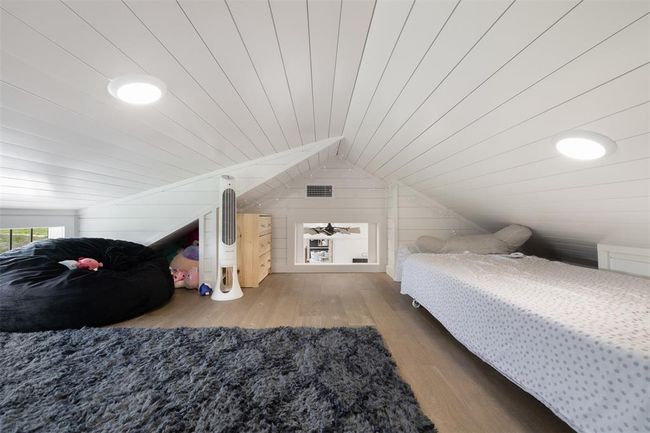 Loft Area in Main Home | Image 16