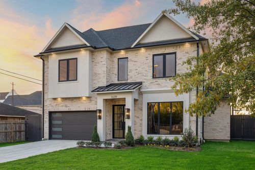 1639 Woodvine Dr, Houston, TX, 77055-3633 | Card Image