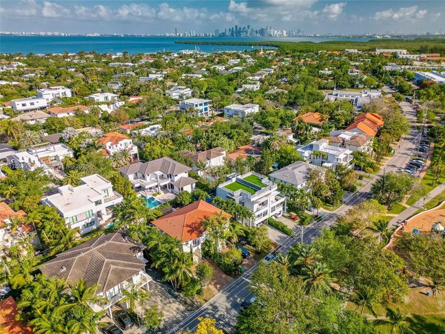 B - 464 Fernwood Rd, Townhouse with 3 bedrooms, 3 bathrooms and null parking in Key Biscayne FL | Image 41