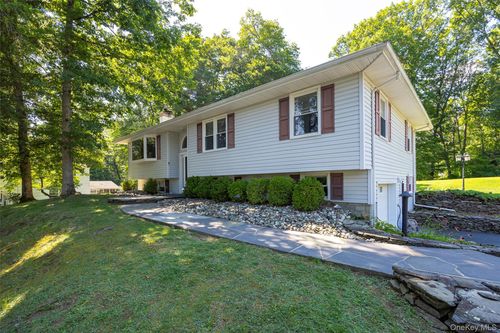 43 Briarcliff Ave, Poughkeepsie, NY, 12603-5823 | Card Image