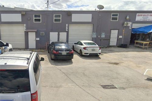 1678 W 31st Pl, Hialeah, FL, 33012 | Card Image