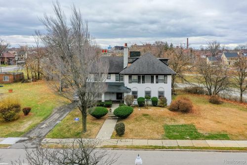 1135 Chicago Blvd, Detroit, MI, 48202-1418 | Card Image