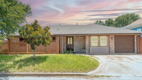 803 Sealy St, Galveston, TX, 77550-6219 | Card Image