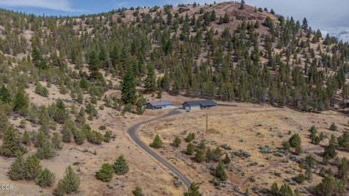 3335 Ne Mckay Creek Rd, Prineville, OR, 97754-8319 | Card Image